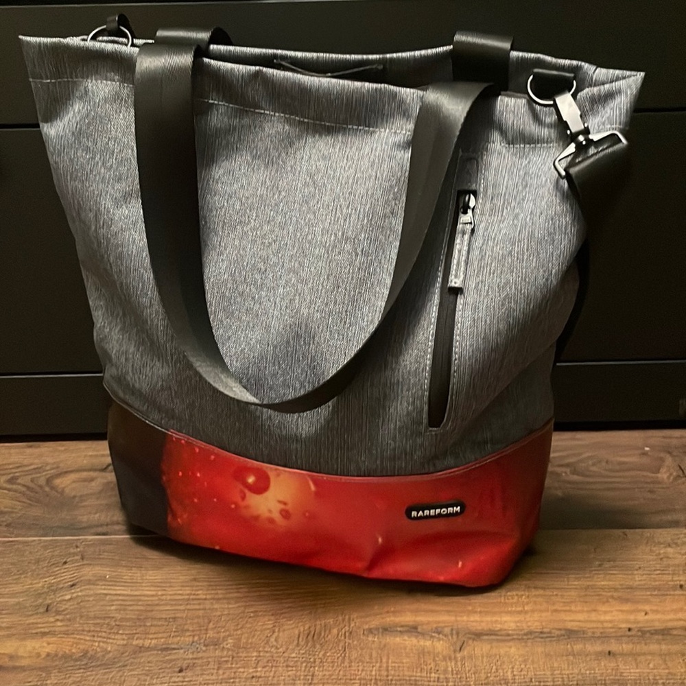 RAREFORM CALIFORNIA TOTE/CROSSBODY BAG USED ONCE